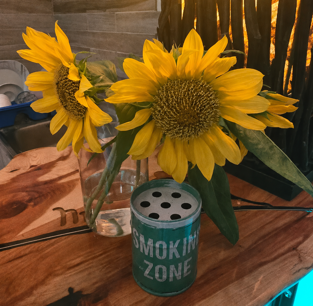 Girasoles sobre una mesa de Green Lane